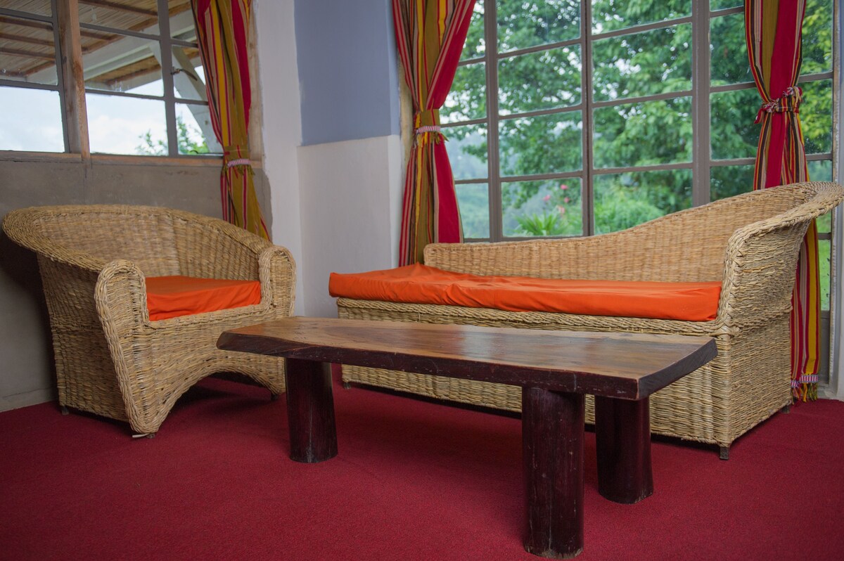 sipi falls lodge